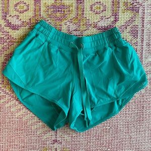 Lululemon 2.5” Shorts